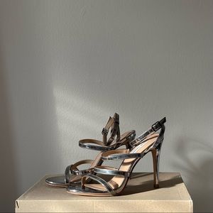 STEVE MADDEN Silver strappy heels